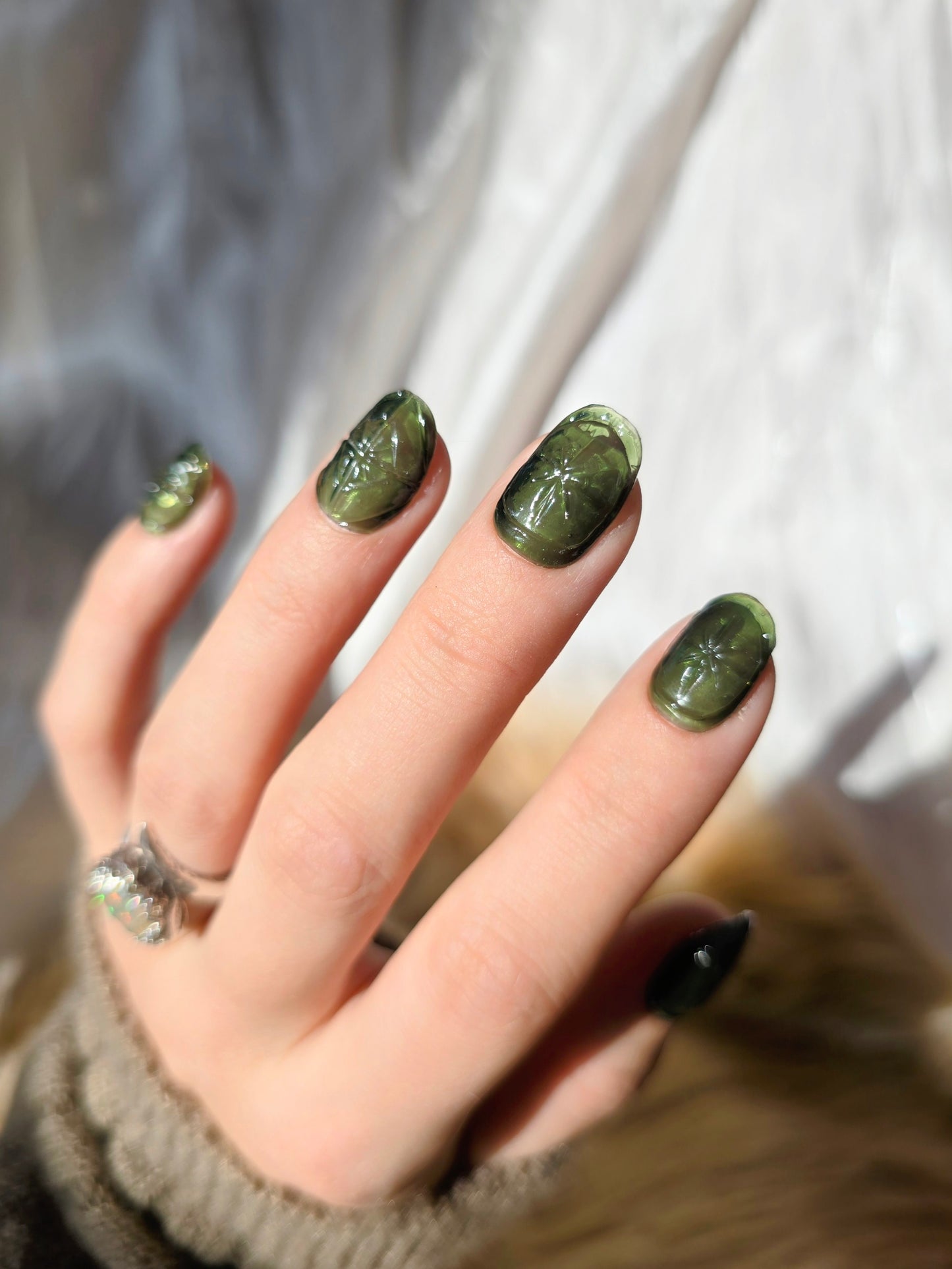 Short Oval Green Vintage Glass Nails